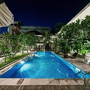 Easy Surf Camp Kuta (Bali)