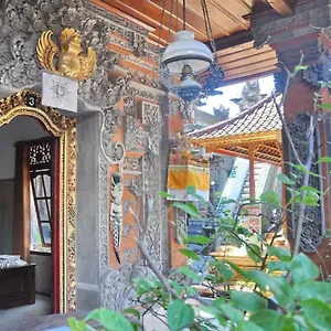 Warini Homestay